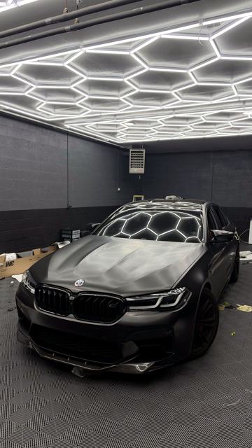 BMW M5, Satin grey color change