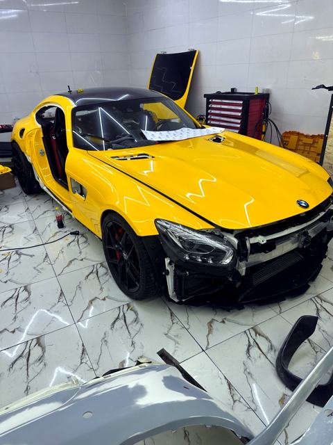 Mercedes-AMG GT, In progress: Hood and front fenders done