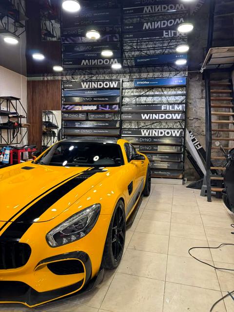 Mercedes-AMG GT, Finished: Stripes over the hood and roof